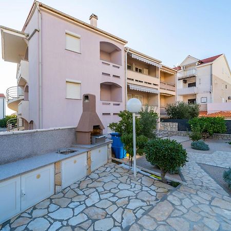 Apartments Cvetka Новаля Екстериор снимка