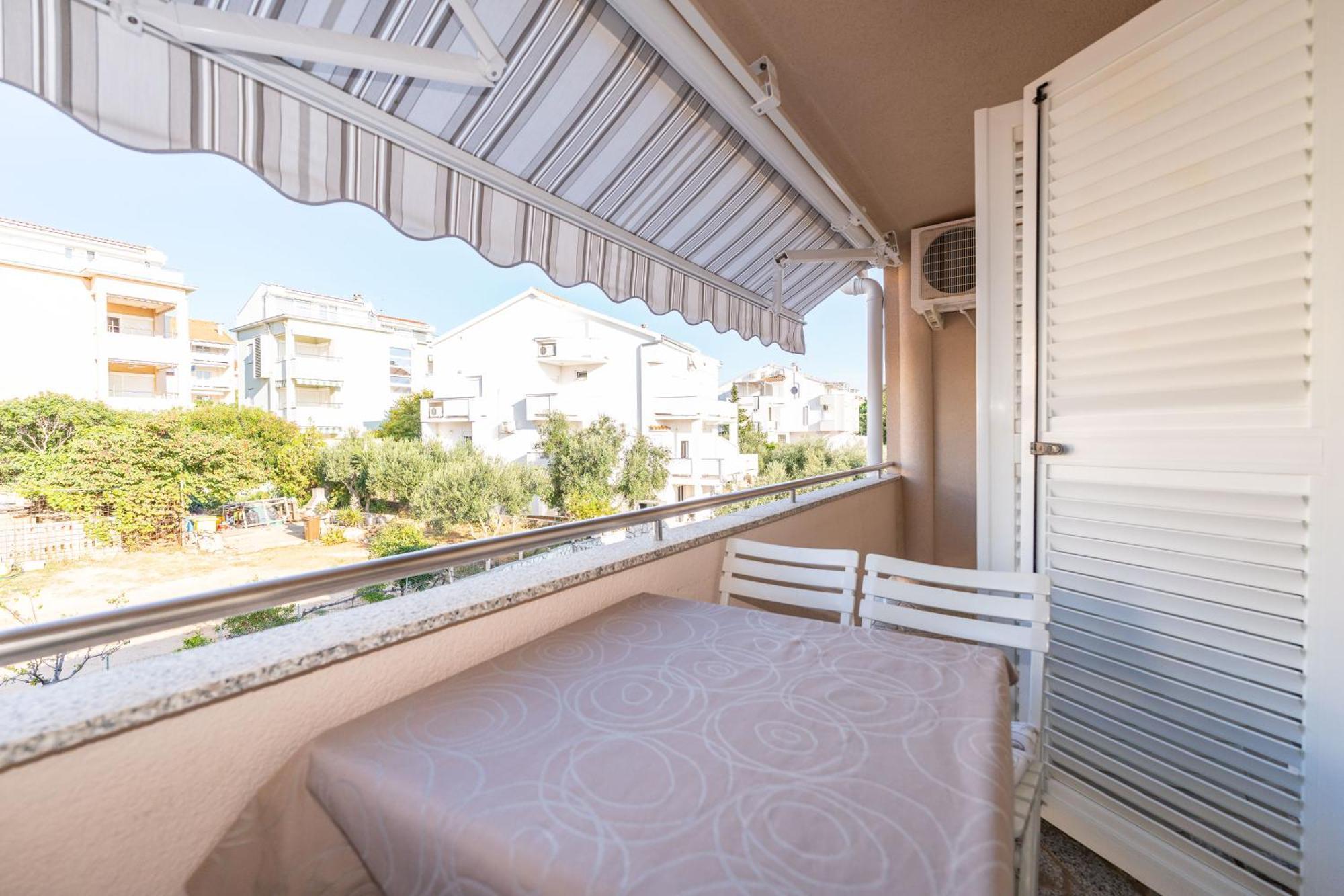 Apartments Cvetka Новаля Екстериор снимка