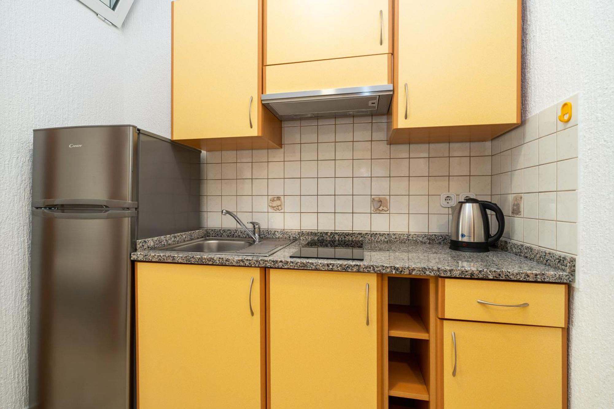 Apartments Cvetka Новаля Екстериор снимка