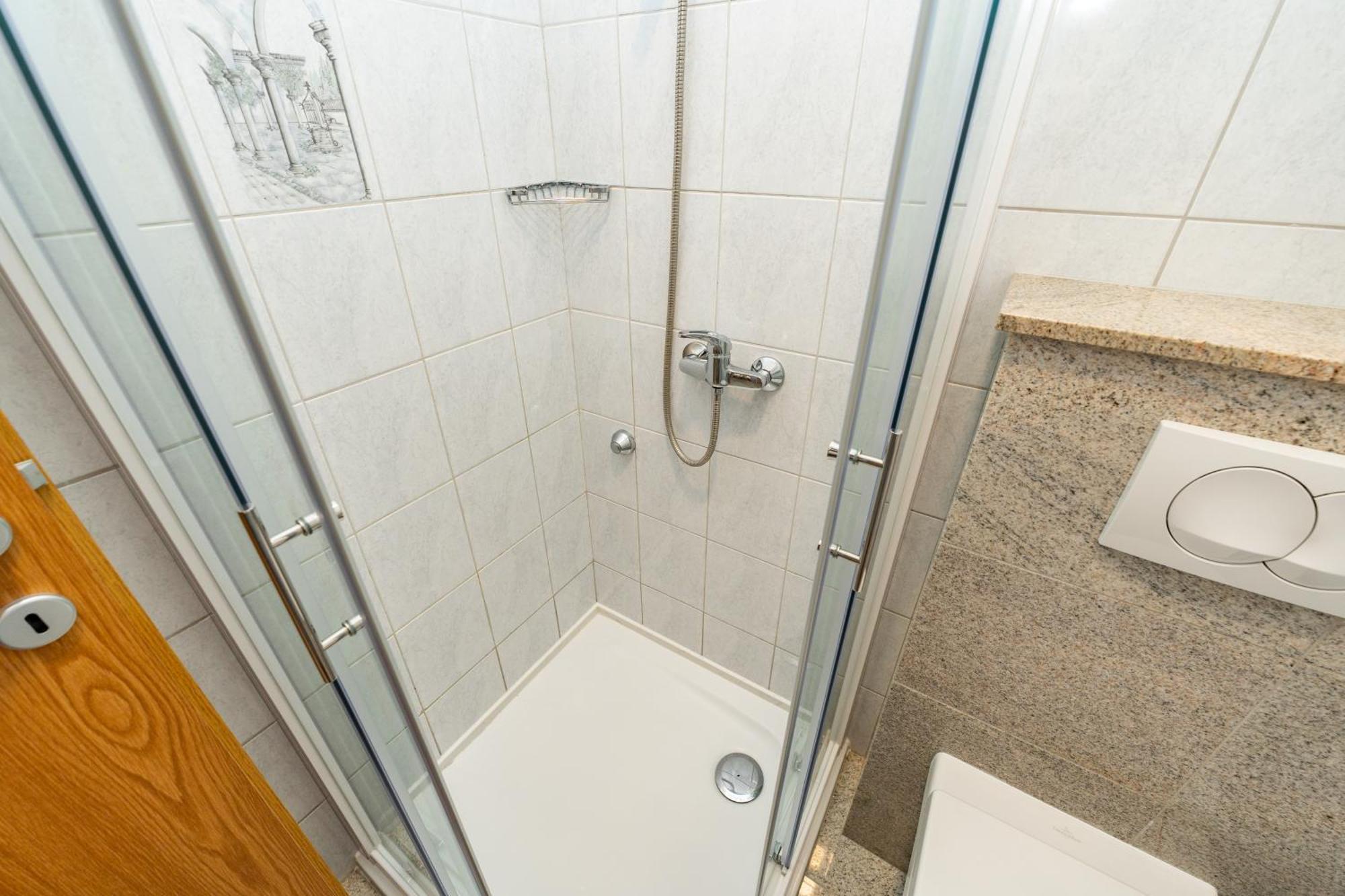 Apartments Cvetka Новаля Екстериор снимка